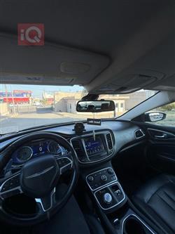 Chrysler 200